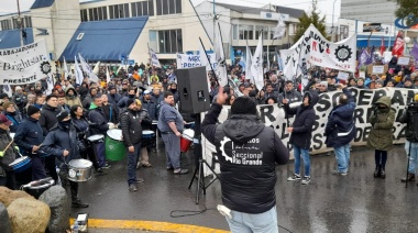 Paro total y numerosa marcha de la UOM Río Grande