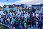 Se realizaron manifestaciones en Ushuaia y Río Grande