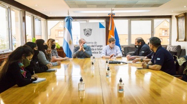 El gobernador Melella recibió a trabajadores de Digital Fueguina y dirigentes de la UOM