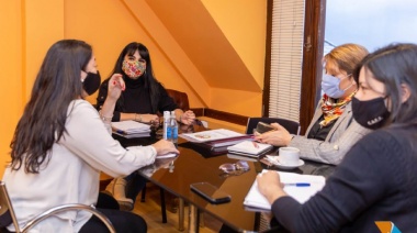 La legisladora Mónica Acosta analizó el tema con especialistas