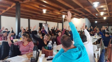 Docentes aprobaron la propuesta salarial del Gobierno en Congreso Provincial