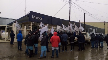 Protesta frente a la planta de Mirgor por la situación en Iatec