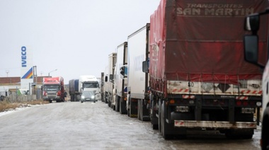 Más de cien camiones que vienen a la provincia varados en Río Gallegos