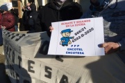 Ex trabajadores y trabajadoras vuelven a reclamar por el cobro de acciones