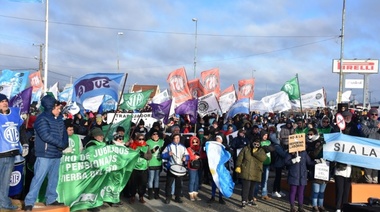 Multitudinaria manifestación en Río Grande
