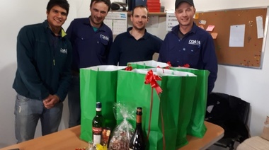 Entrega de bolsas navideñas para químicos y petroquímicos