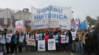 CONADU Histórica declaro el no inicio de clases ante el grave atraso salarial