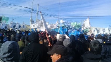 Multitudinarias manifestaciones hubo en Río Grande y Ushuaia