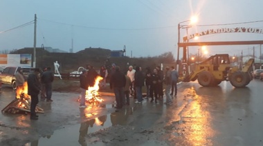 Cortan el ingreso a Tolhuin para manifestarse