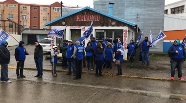 UTEDYC se manifestó frente a parada de CATARG