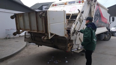 Camioneros siguen el paro pero recolectaron residuos del hospital