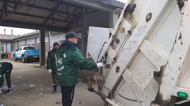 Camioneros siguen el paro pero recolectaron residuos del hospital
