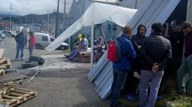 Trabajadores de Hilandería Fueguina se encontraron con la puerta cerrada