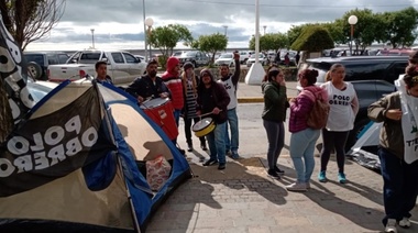 El Polo Obrero acampa frente al Municipio