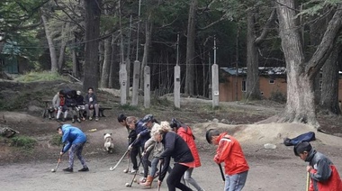 Hockey social en el Dos Banderas