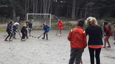 Hockey social en el Dos Banderas