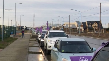 Docentes realizaron caravana de protesta