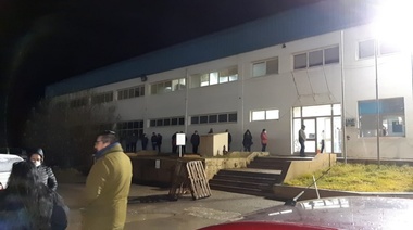 Trabajadores fueron dejados afuera y piden que se aclare su situación