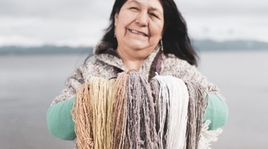 Mujeres elaboran productos con lana fueguina