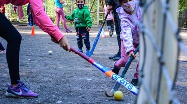 Crece el Hockey Social en el barrio Dos Banderas