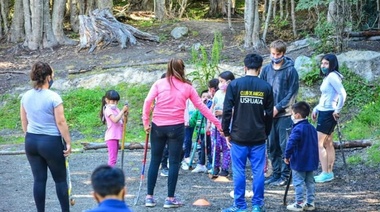 Crece el Hockey Social en el barrio Dos Banderas