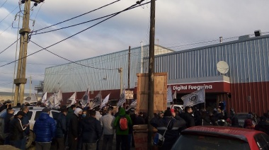 Acto frente a la planta y carta para AFARTE