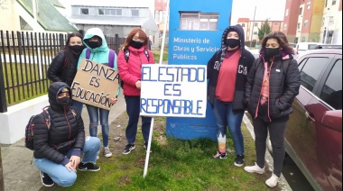 Estudiantes se movilizaron por el estado de los pisos del área de danza