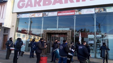 El CEC se manifestó frente a Garbarino en Río Grande
