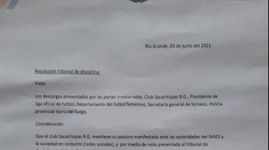 Sacachispas pidió que se juegue la final de fútbol femenino y recibió dura sanción