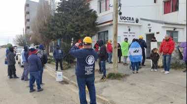 Un grupo de desocupados se manifestó frente a la UOCRA