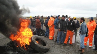 Petroleros en Santa Cruz de paro