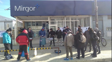 Reclamo frente a la planta de Mirgor por persecución laboral