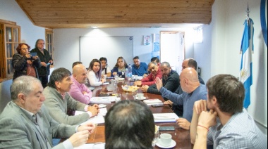 Reunión en ATE Río Grande entre gremialistas, legisladores y el vicepresidente de la obra social