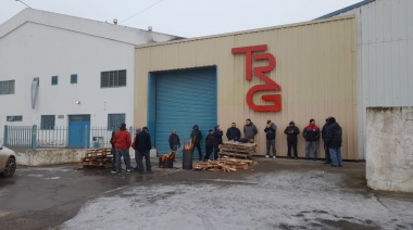 Sigue la protesta en la puerta de la planta fabril