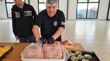 SOEM entrega tabla de fiambres y un vino a sus afiliados