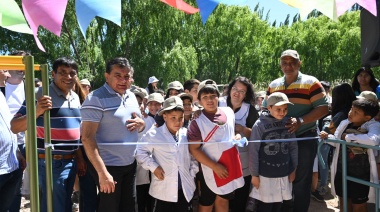 RENATRE inauguró una plaza de juegos y entregó computadoras y herramientas en Río Negro