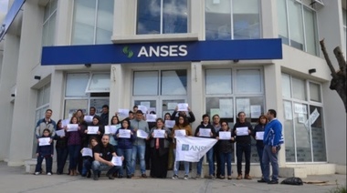 Trabajadores de ANSES de Rio Gallegos están en asamblea permanente