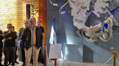 Panadería La Unión inauguró escultura sobre Malvinas