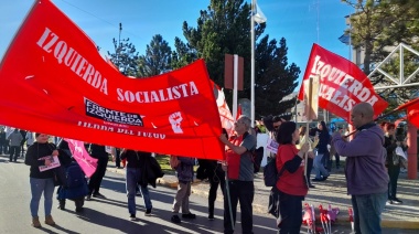 Multitudinaria marcha y acto por el 24 de marzo