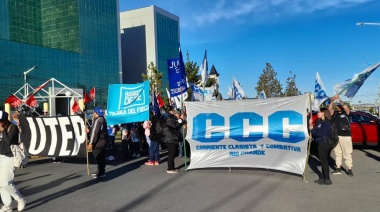 Multitudinaria marcha y acto por el 24 de marzo