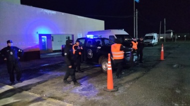 Pablo Blanco fue recibido con carteles en su contra en el aeropuerto de Río Grande