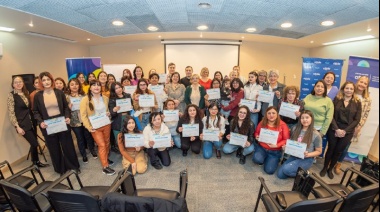 Concluyó el curso "Asistentes en el arte de cuidar niñas y niños"