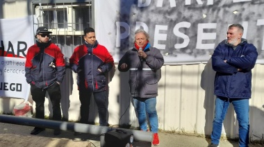 Esta mañana se realizó el abrazo a la planta de la textil Barpla