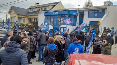 Se realizó protesta frente a Camuzzi contra el tarifazo