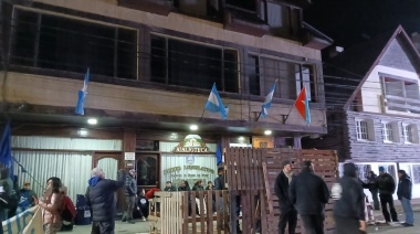 ATE montó una carpa frente a la Legislatura para reclamar por la obra social