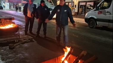 ATE volvió a montar la carpa frente a la Legislatura para reclamar por la OSEF