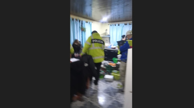 Docente denunció allanamiento violento e injustificado en su casa, cuando estaba con sus hijas y su padre con discapacidad