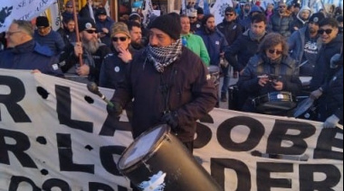 Veteranos de Malvinas junto a los gremios se manifestaron contra Milei