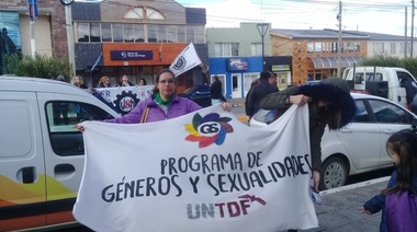 Olla popular en Río Grande por el paro de mujeres