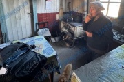 Detectaron a un peón rural aislado, sin sueldo ni servicios básicos; en Santa Cruz